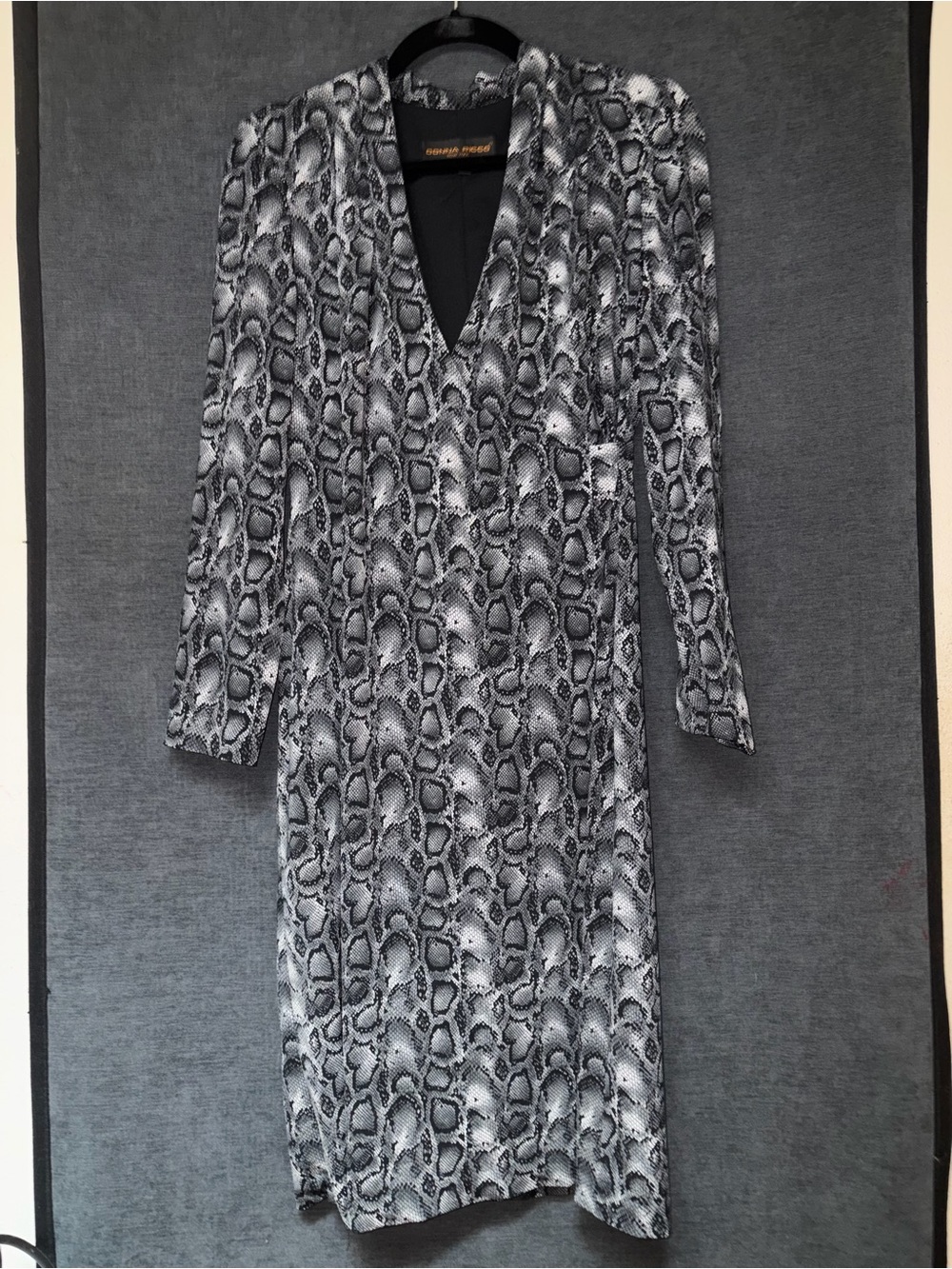 Donna Ricco Black & White Snake-Print Long Sleeve Dress